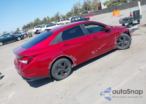 2023 Hyundai Elantra Sel z USA, uszkodzony, nr VIN KMHLM4AG8PU583775